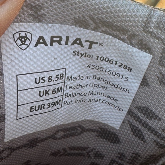 Ariat Skylar Black Floral Embossed Platform Sneakers – Women’s 8.5B - Picture 11 of 12